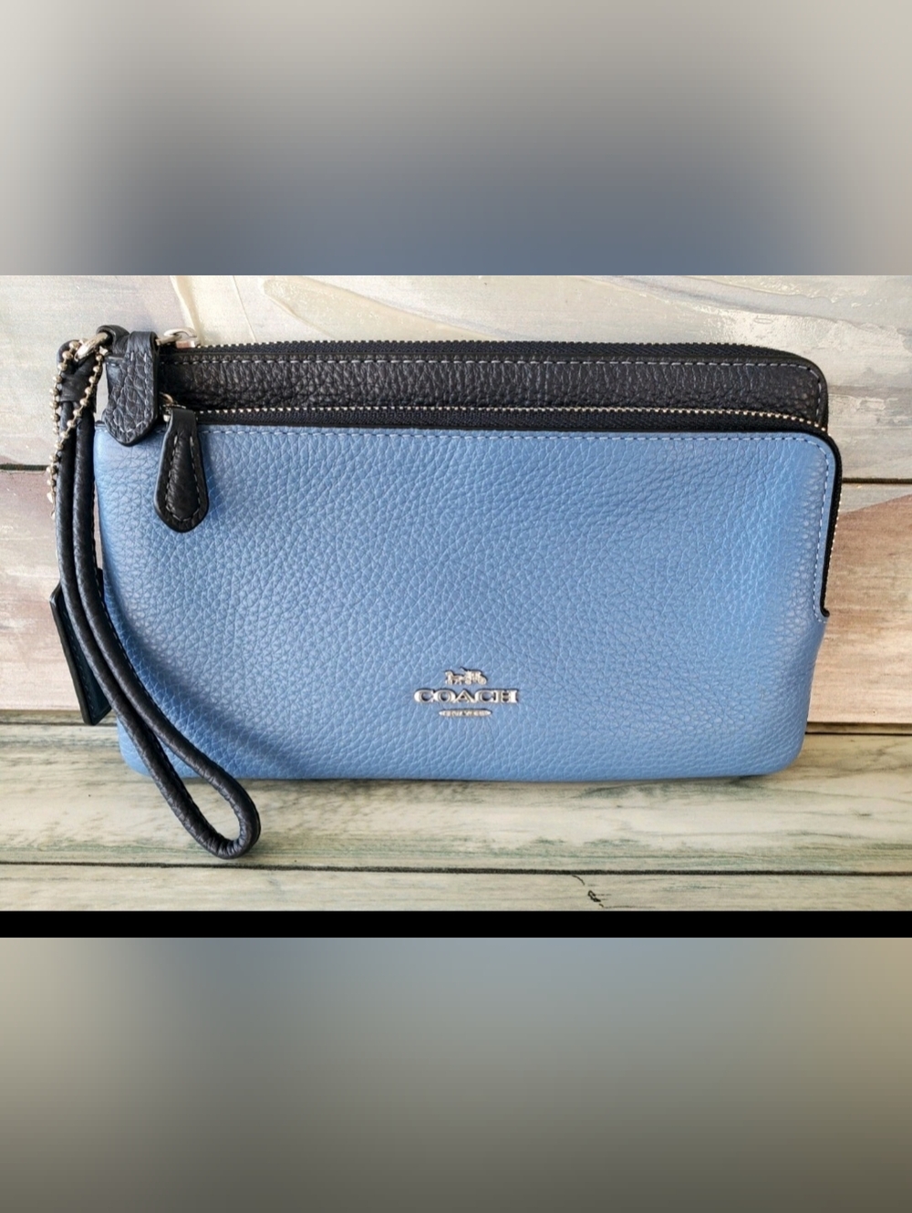 COUCH DOUBLE ZIP WALLET NWT

SILVER/SKY BLUE
